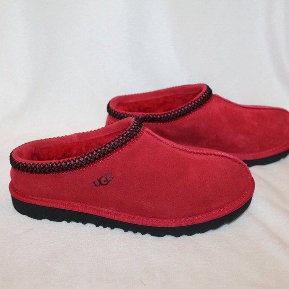 NIB UGG YOUTH 4 5 WOMENS 5.5-6 6.5-7 SUEDE SHEARLING LINED SLIPPERS RED BLACK - Picture 3 of 7